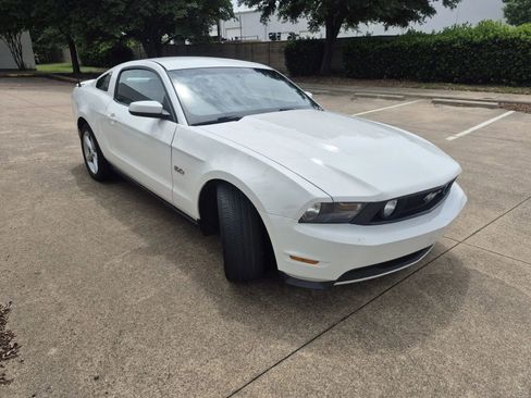 Used 2012 Ford Mustang GT RWD image 4