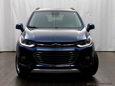Used 2020 Chevrolet Trax LT w/ LT Convenience Package FWD image 5