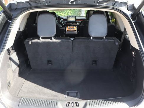 Used 2021 Lincoln Aviator Reserve w/ Equipment Group 201A RWD image 8
