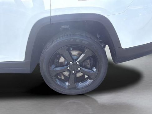 Used 2024 Jeep Grand Cherokee L Laredo AWD/4WD image 24