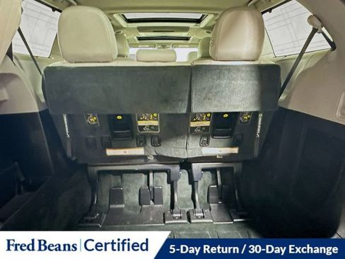 Used 2017 Toyota Sienna Limited Premium image 28