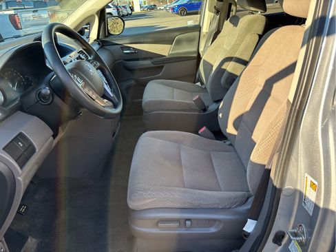Used 2017 Honda Odyssey LX image 8