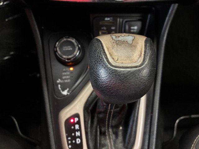 Used 2015 Jeep Cherokee Latitude AWD/4WD image 23