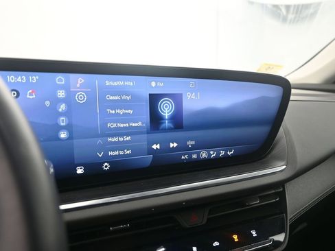 Used 2024 Buick Envision Preferred image 25