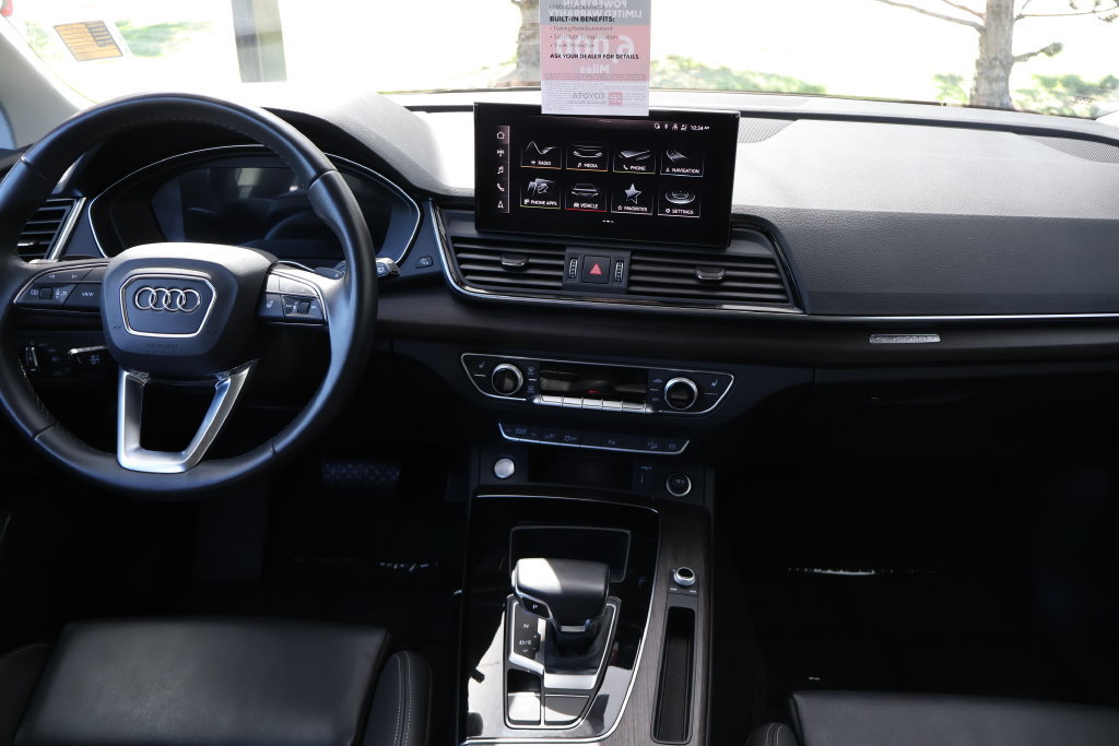 Used 2023 Audi Q5 e Premium w/ Convenience Package AWD/4WD image 25