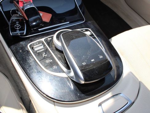 Used 2017 Mercedes-Benz E 400 4MATIC Wagon image 18