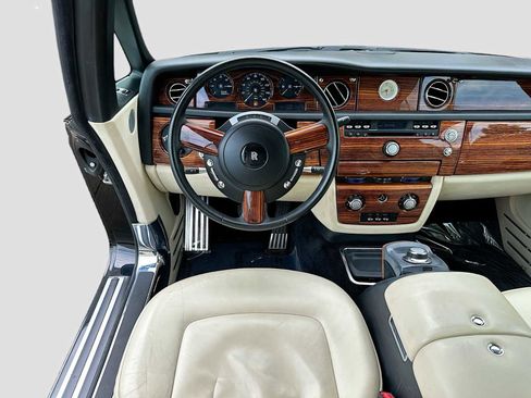 Used 2009 Rolls-Royce Phantom Drophead Coupe RWD image 20