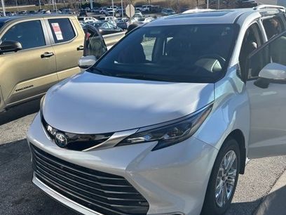 Used 2024 Toyota Sienna Platinum