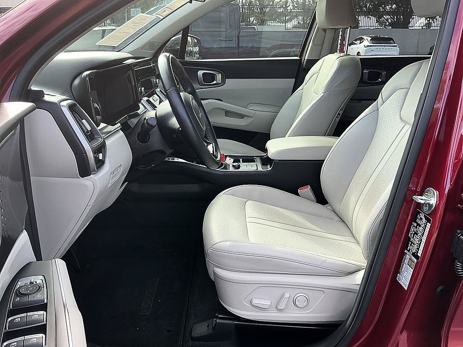 Used 2022 Kia Sorento S FWD image 12
