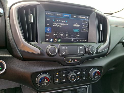Used 2024 GMC Terrain AT4 w/ Tech Package AWD/4WD image 14