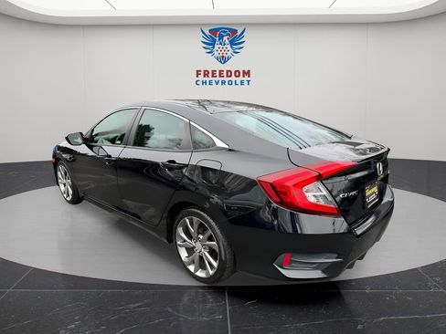 Used 2019 Honda Civic Sport image 4