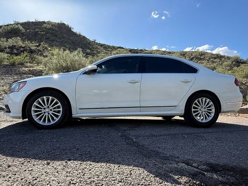Used 2017 Volkswagen Passat 1.8T SE image 4
