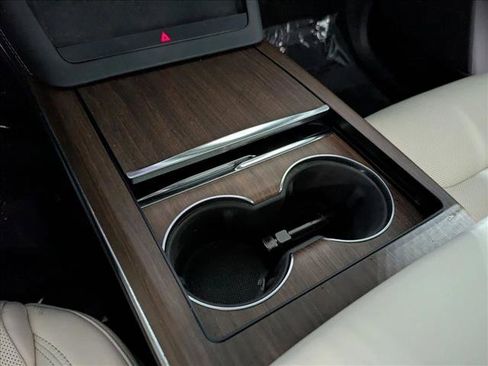 Used 2022 Tesla Model X image 12