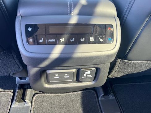 New 2026 Nissan Pathfinder Platinum w/ Cargo Package AWD/4WD image 21