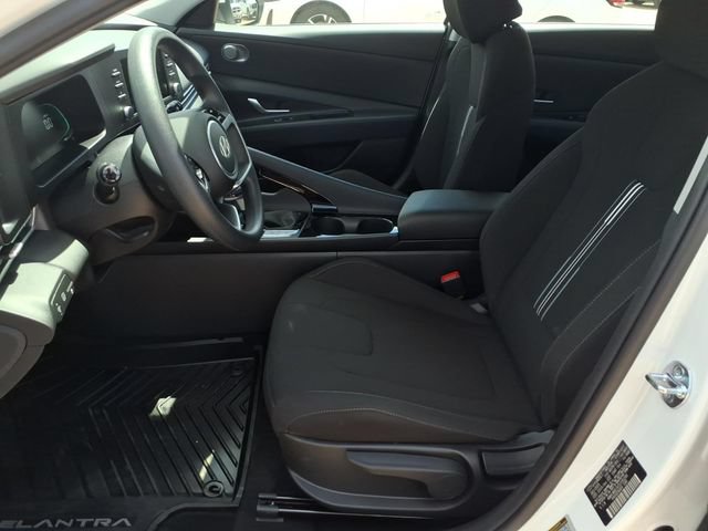Used 2026 Hyundai Elantra Hybrid FWD image 10