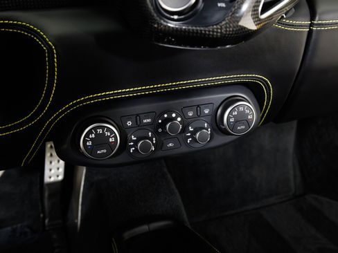 Used 2011 Ferrari 458 Italia Coupe RWD image 27
