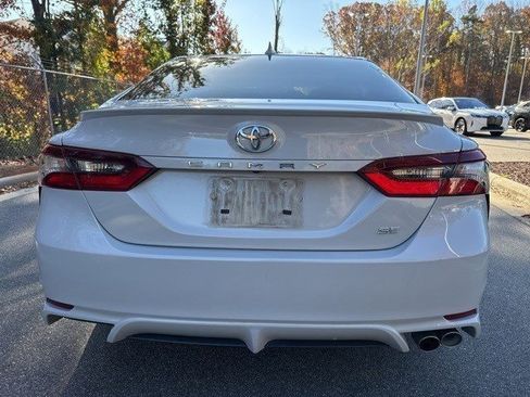 Used 2024 Toyota Camry SE image 11