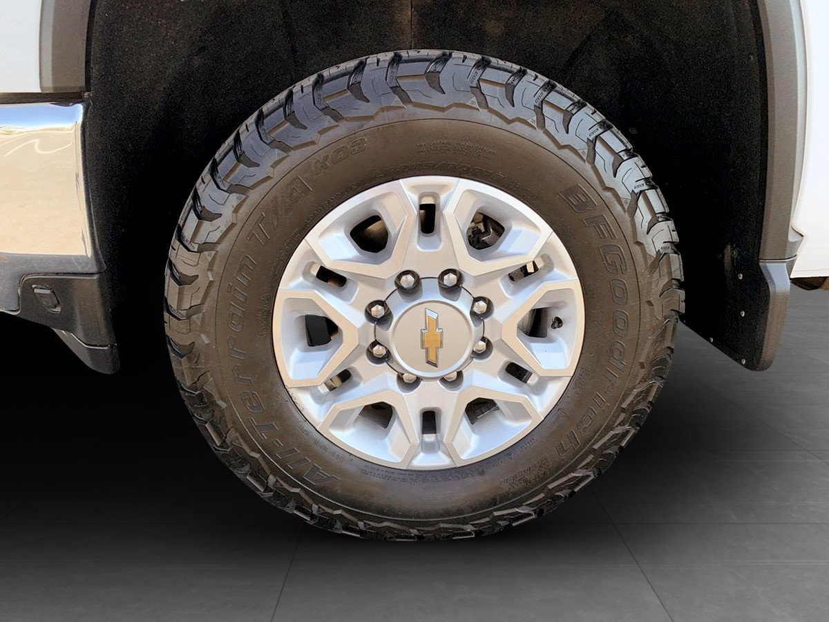 Used 2022 Chevrolet Silverado 2500 LTZ w/ LTZ Plus Package AWD/4WD image 11