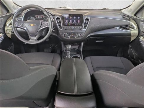 Used 2024 Chevrolet Malibu LT image 17
