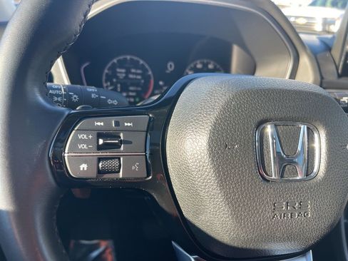 Used 2025 Honda Pilot Touring image 23