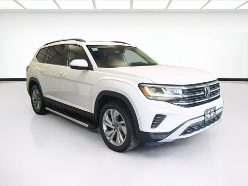 Used 2023 Volkswagen Atlas SE w/ Panoramic Sunroof Package FWD image 3
