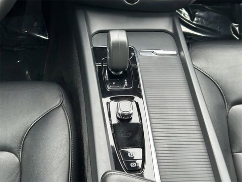 Used 2024 Volvo S60 B5 Core image 21