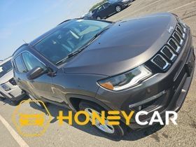 Used 2019 Jeep Compass Latitude w/ Popular Equipment Group AWD/4WD image 1