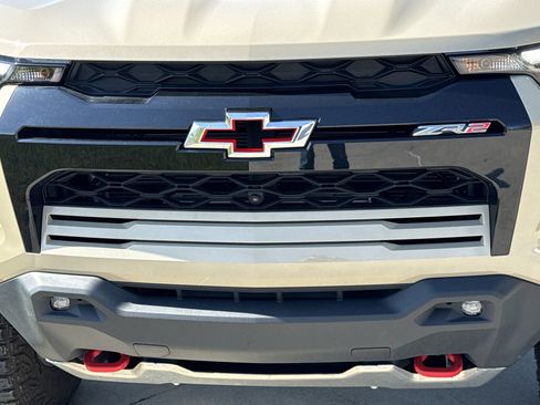 Used 2024 Chevrolet Colorado ZR2 w/ ZR2 Convenience Package III AWD/4WD image 16