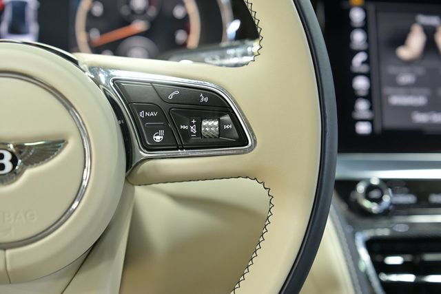 Used 2024 Bentley Flying Spur V8 AWD/4WD image 48