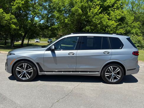 Used 2025 BMW X7 xDrive40i w/ M Sport Package AWD/4WD image 7