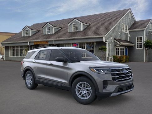 New 2026 Ford Explorer Active RWD image 7