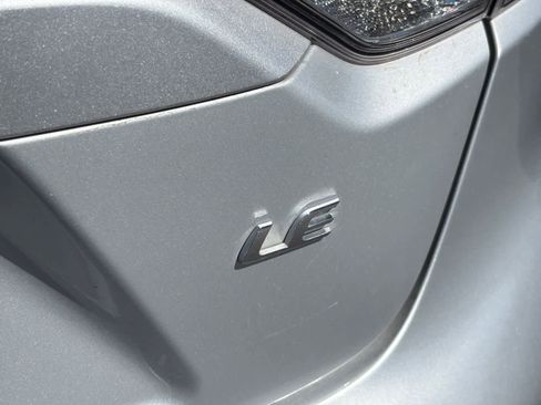 Used 2022 Toyota Corolla LE image 9