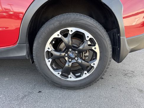 Used 2021 Subaru Crosstrek 2.0i Premium image 3