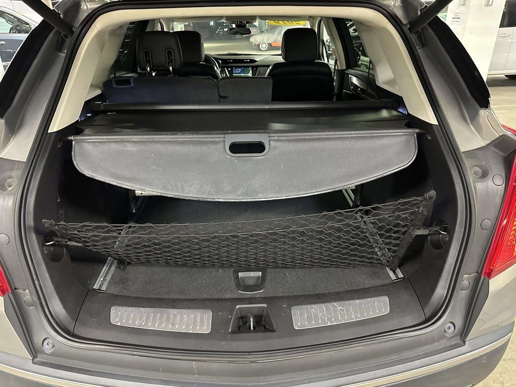 Used 2019 Cadillac XT5 Luxury FWD image 12