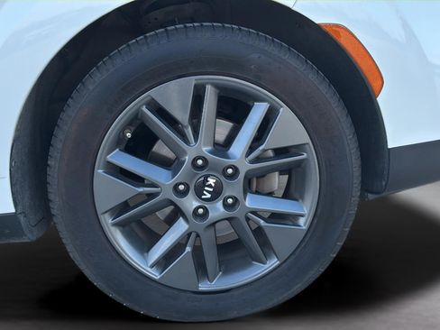 Used 2020 Kia Soul EX FWD image 30