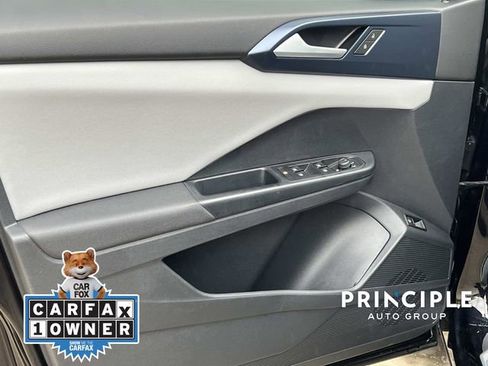 Certified 2022 Volkswagen Taos SE image 11