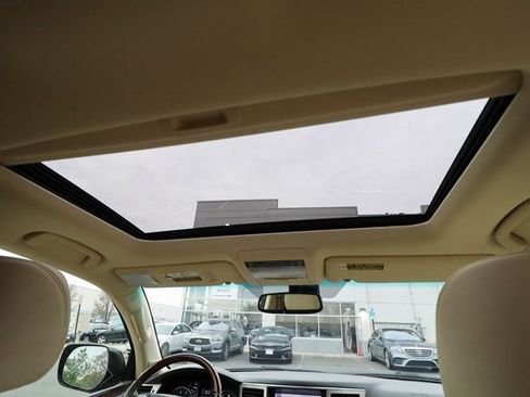 Used 2013 Lexus LX 570 4WD image 58