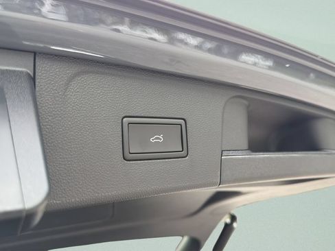 New 2026 Volkswagen Atlas SE FWD image 27