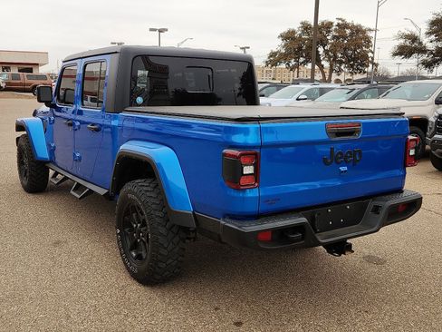 Used 2021 Jeep Gladiator Willys image 3