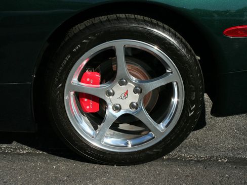 Used 2001 Chevrolet Corvette Convertible w/ Preferred Equipment Group2 image 11