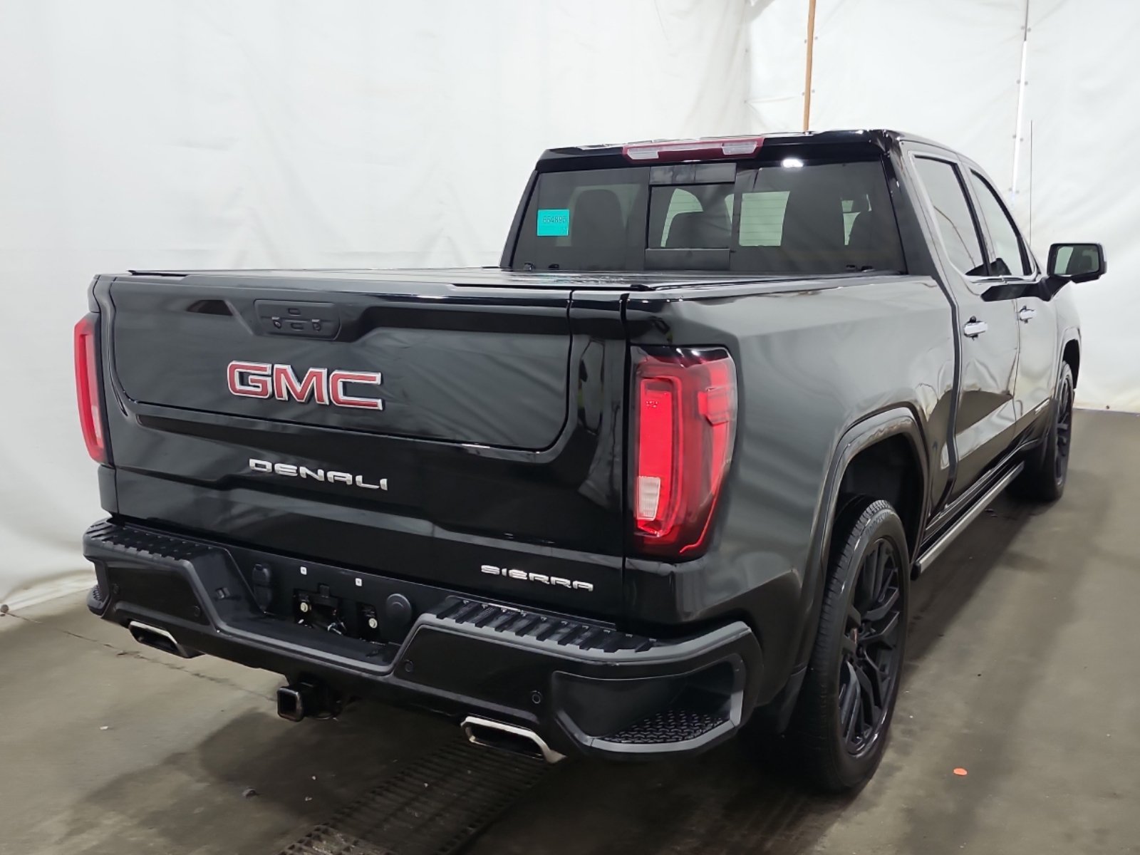 Used 2022 GMC Sierra 1500 Denali w/ Denali Premium Package AWD/4WD image 3