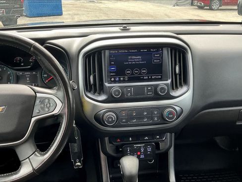 Used 2022 Chevrolet Colorado LT w/ LT Convenience Package image 6