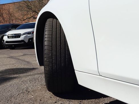 Used 2017 BMW 320i Sedan image 6