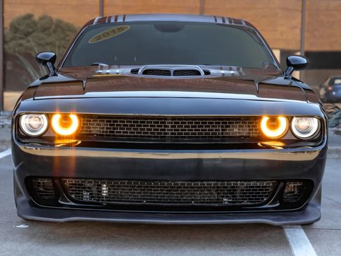 Used 2015 Dodge Challenger R/T Plus image 6