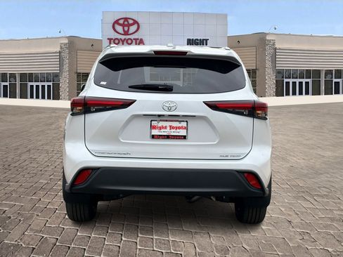 New 2026 Toyota Highlander XLE image 5