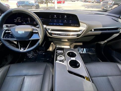 Used 2024 Cadillac Lyriq Luxury AWD/4WD image 15