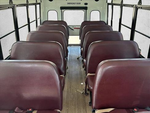 Used 2002 Ford E-450 and Econoline 450 RWD image 14