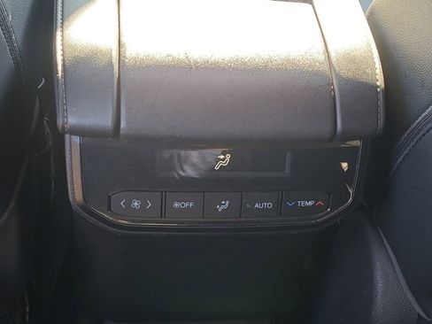 Used 2020 Toyota Highlander XLE image 16