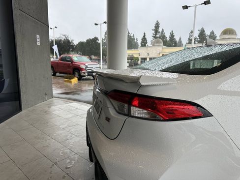 Certified 2025 Toyota Corolla SE image 4