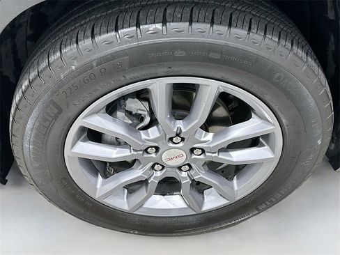 Used 2024 GMC Terrain SLT w/ LPO, Floor Liner Package image 30
